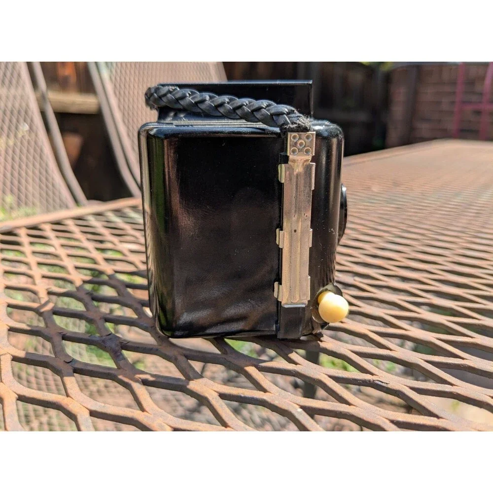 Vintage 1940s Baby Brownie Special Camera With Original Strap UNTESTED